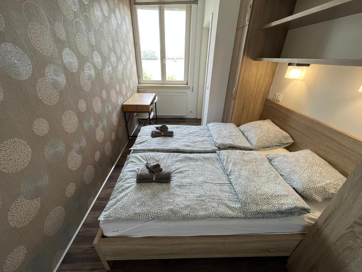 B38 Apartament *